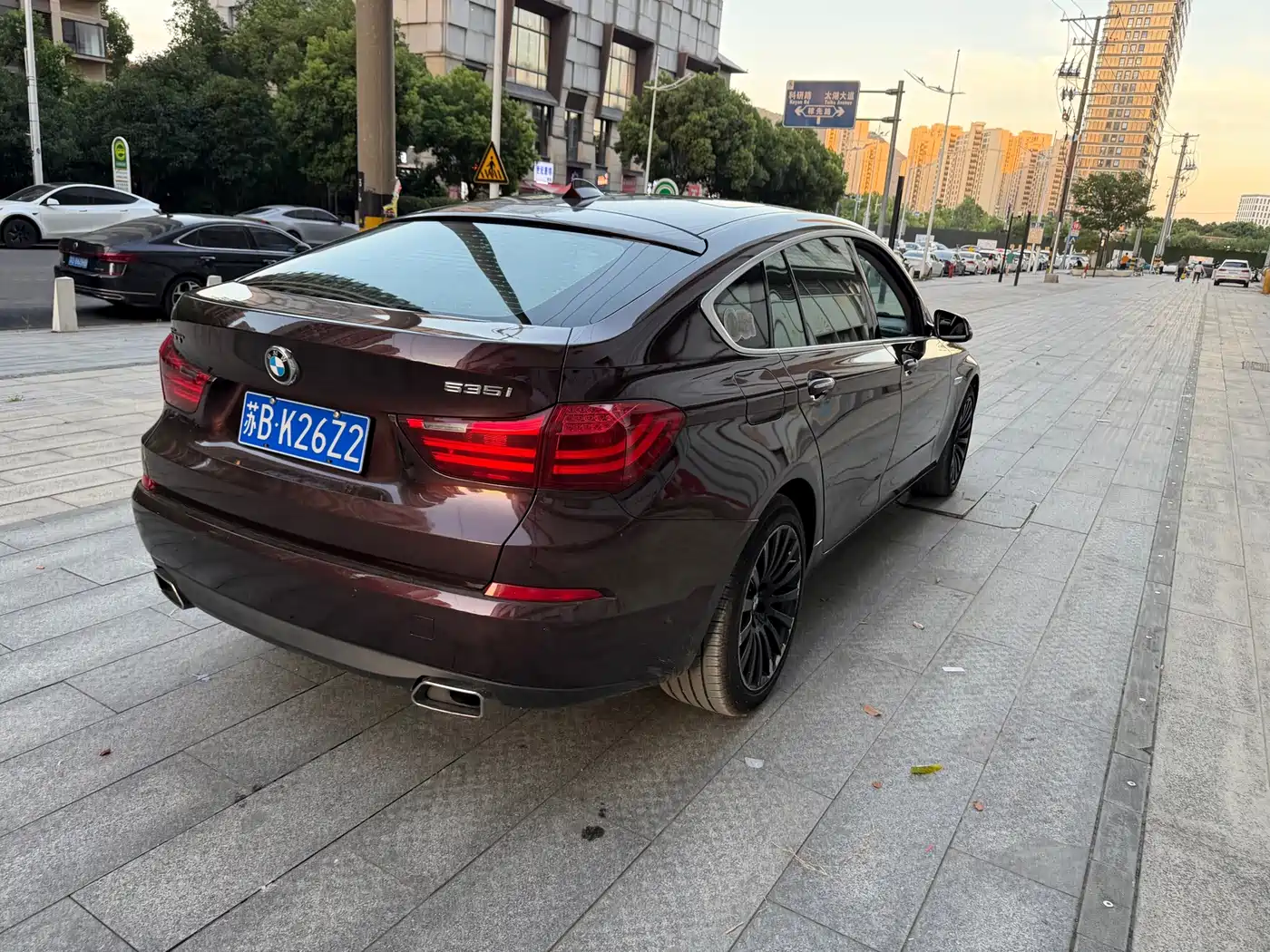 BMW 5 Series GT 2015 2014 535i Leading