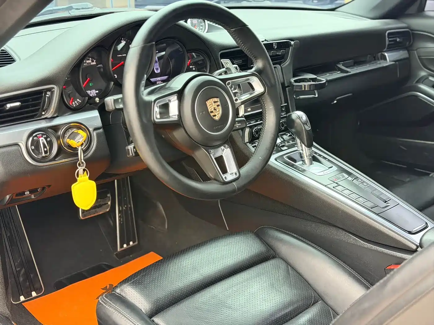 Photo 10 - Porsche 911