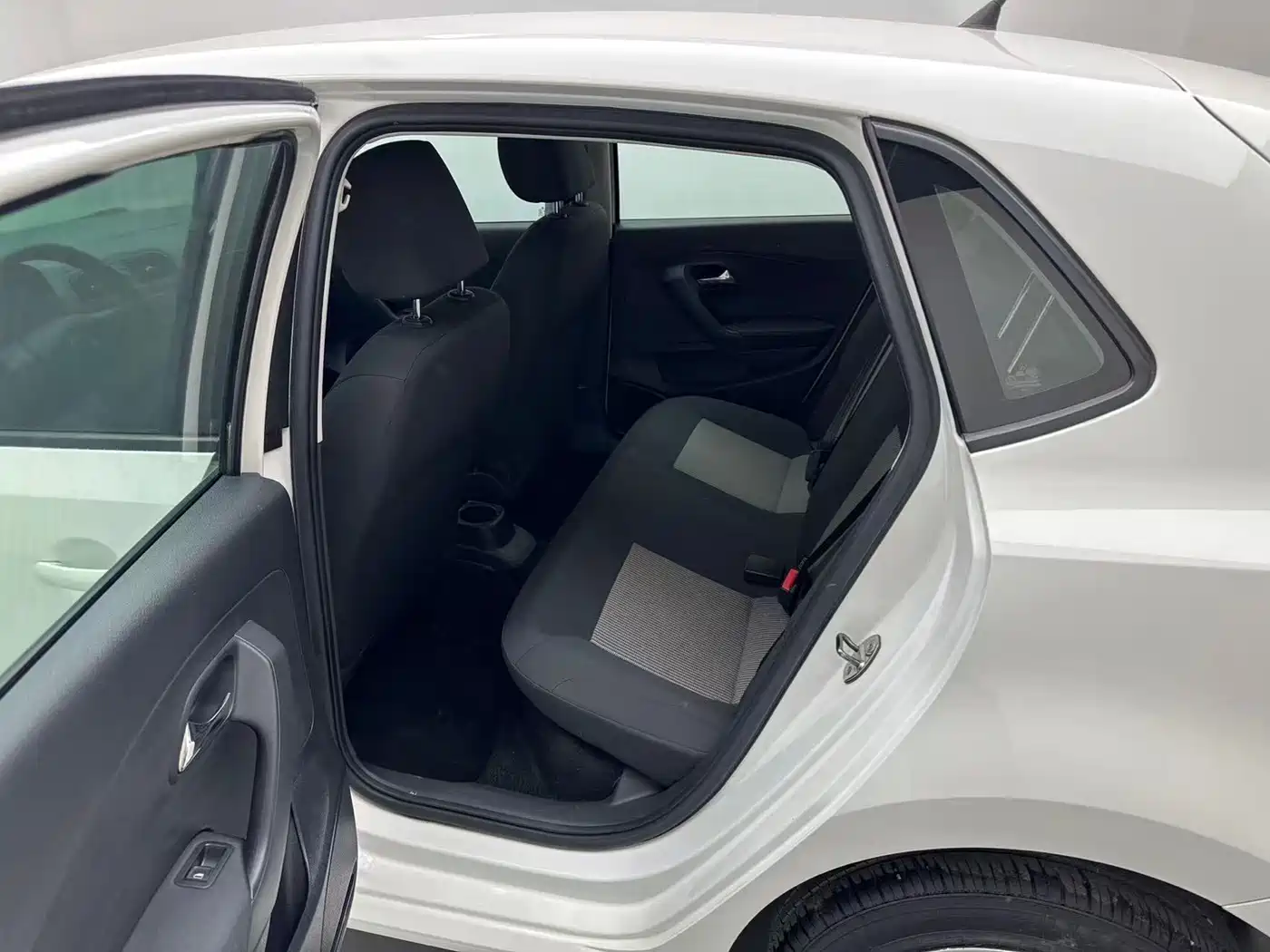 Volkswagen Polo 2018 1.5L Auto Safe Drive фото 6