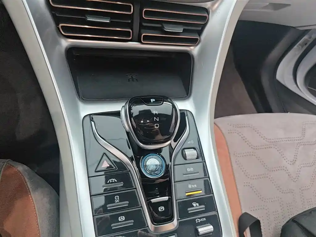 BYD Song Pro New Energy 2022 DM-i 51km Premium фото 14