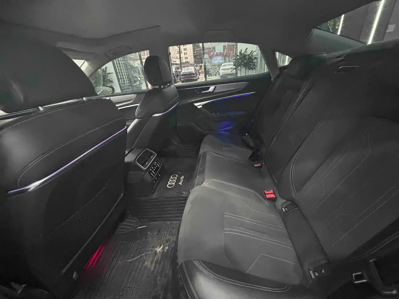 Audi A7L 2024 45TFSI S-line Dream Edition Crystal Package фото 6