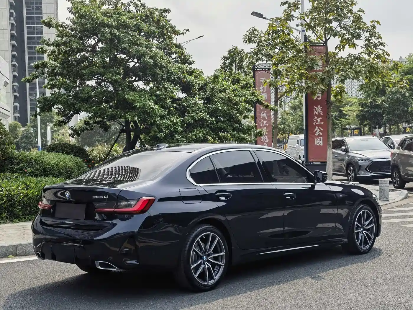 BMW 3 Series 2025 325Li M Sport Package фото 4