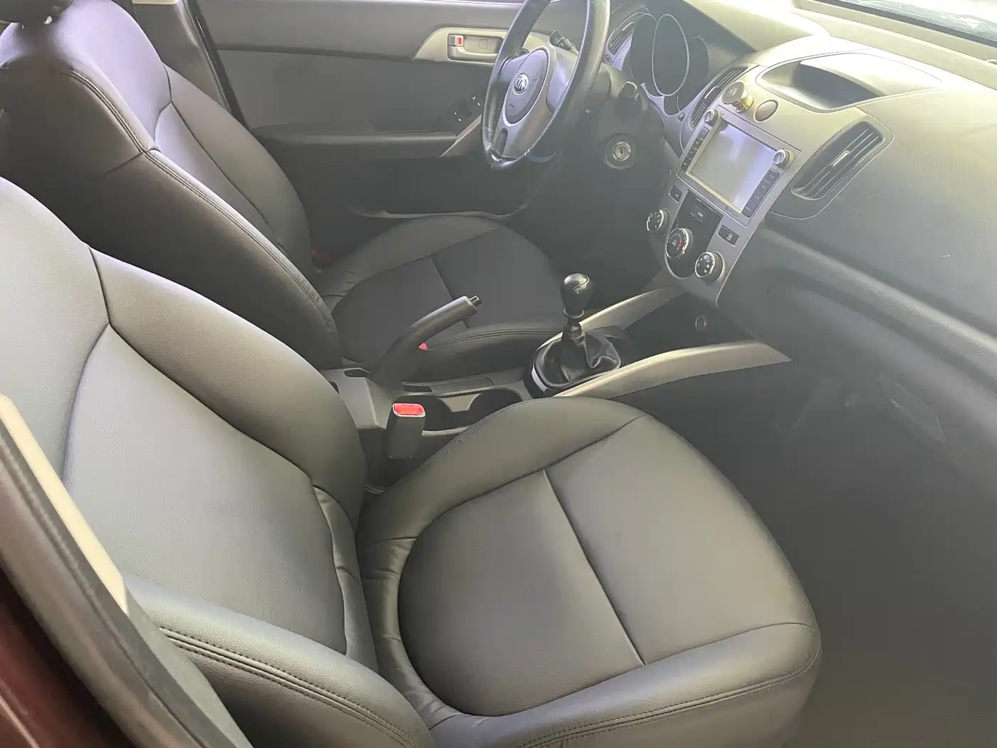 Kia Forte 2014 1.6L MT GL фото 8