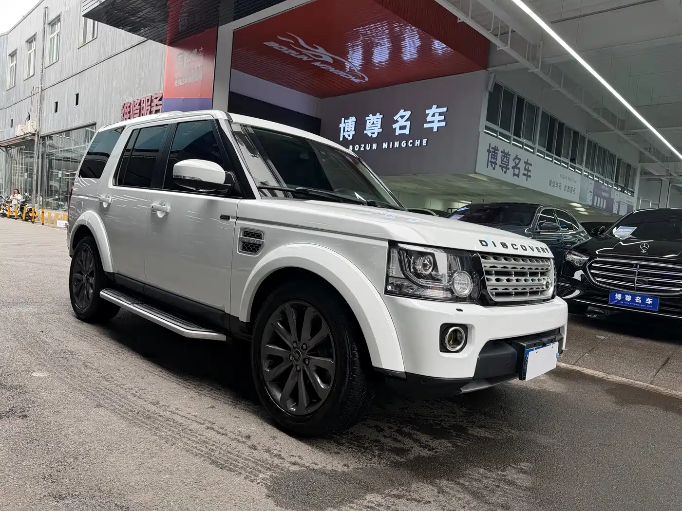 Land Rover Discovery 2015 3.0 SDV6 HSE Diesel фото 3