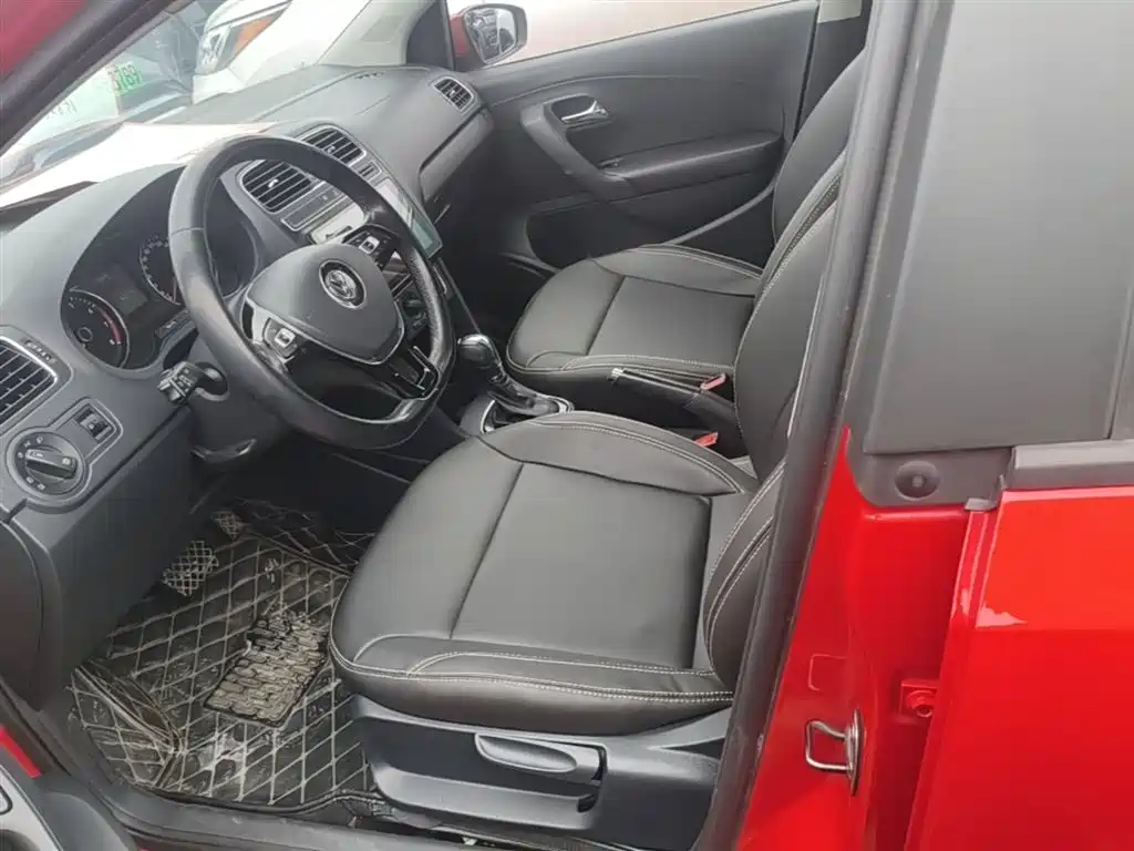 Volkswagen Polo 2016 1.6L Automatic Comfort фото 15