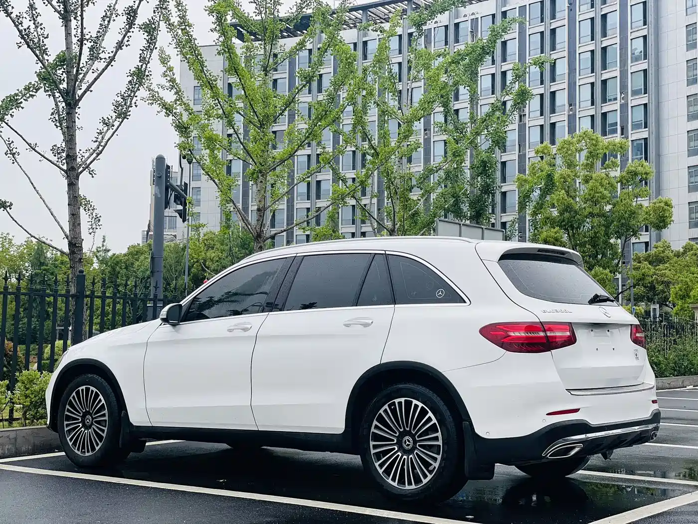 Mercedes-Benz GLC 2019 GLC 260 4MATIC Dynamic фото 9