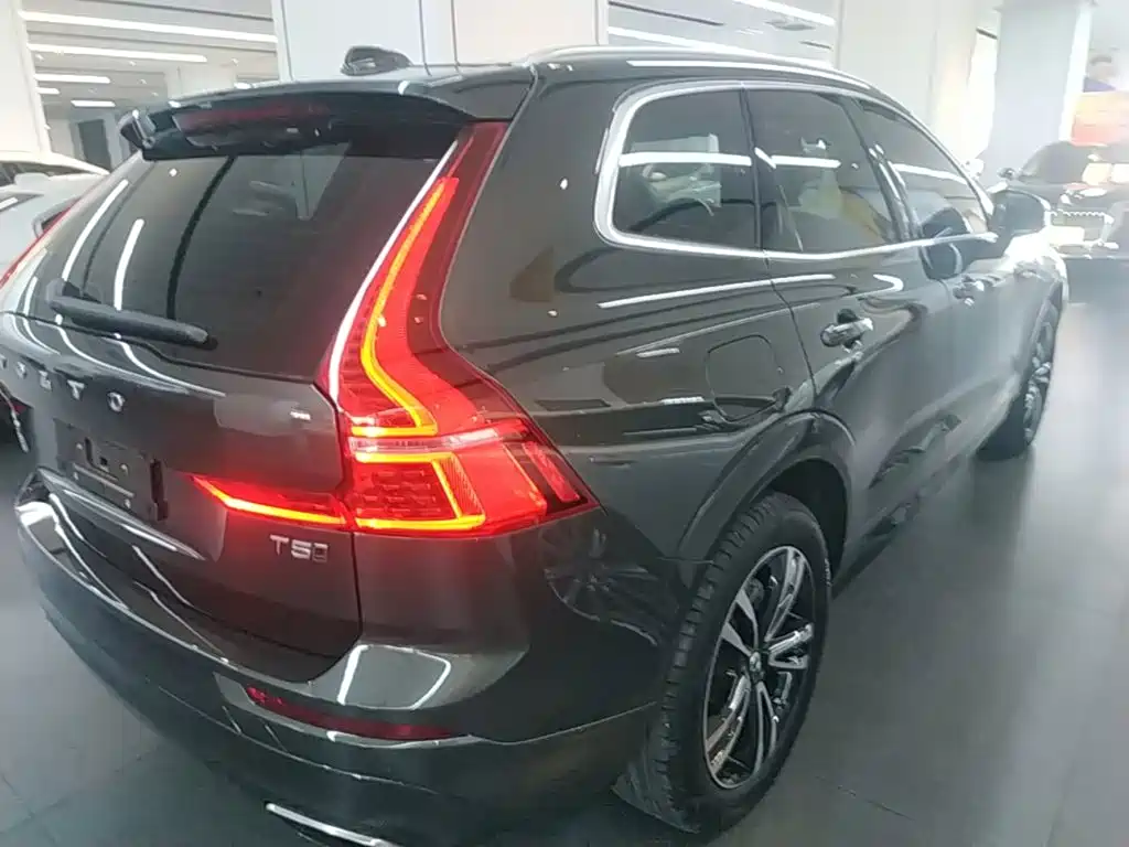 Фото 7 - Volvo XC60
