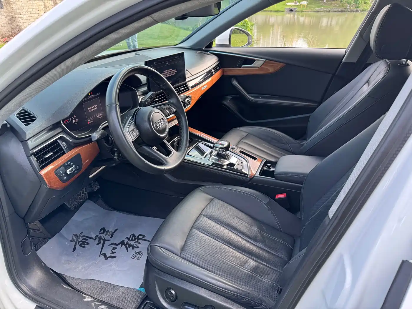 Audi A4L 2020 40 TFSI quattro Luxury Dynamic фото 4