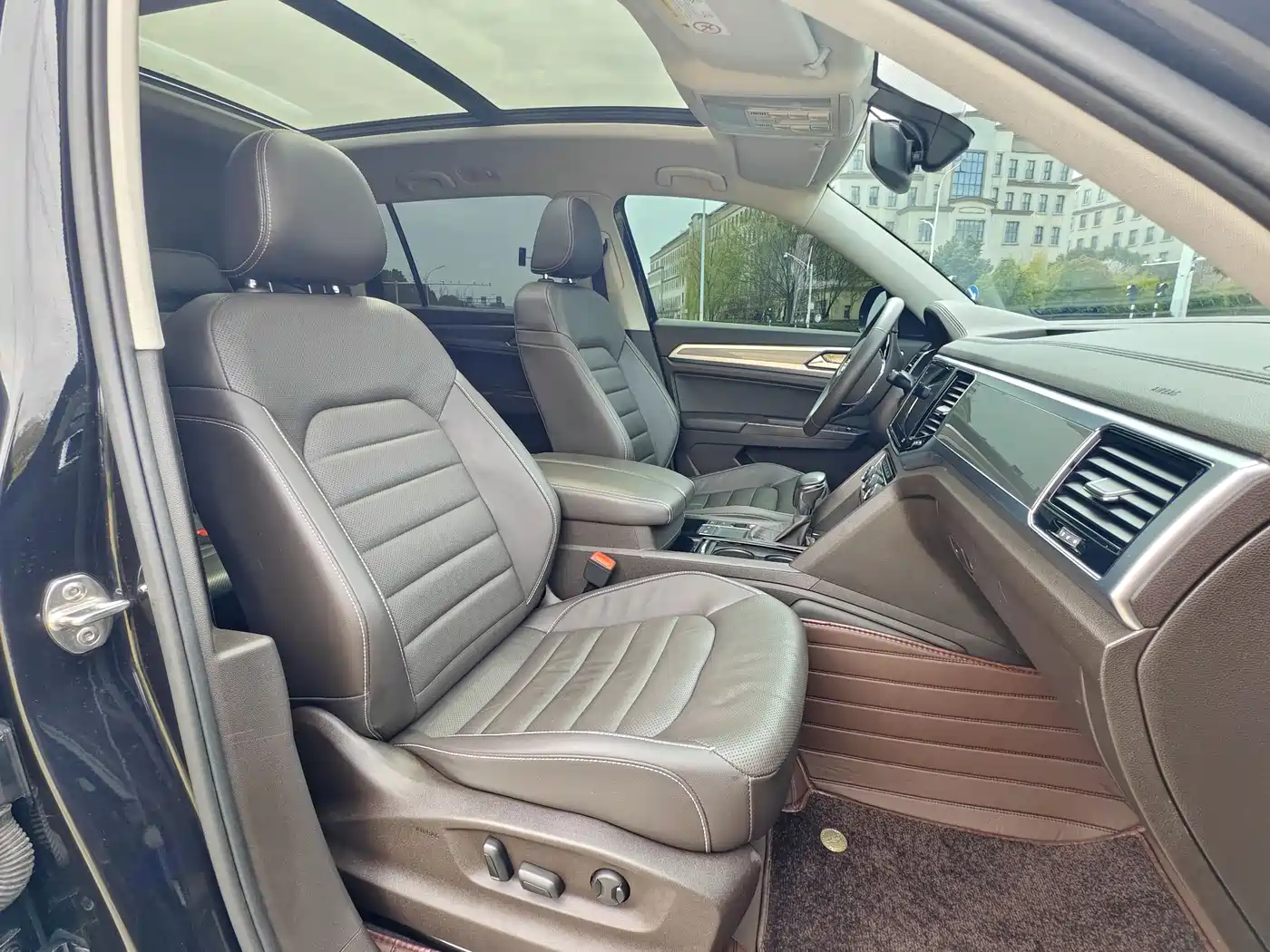 Volkswagen Teramont 2020 330TSI 2WD Luxury China VI фото 11