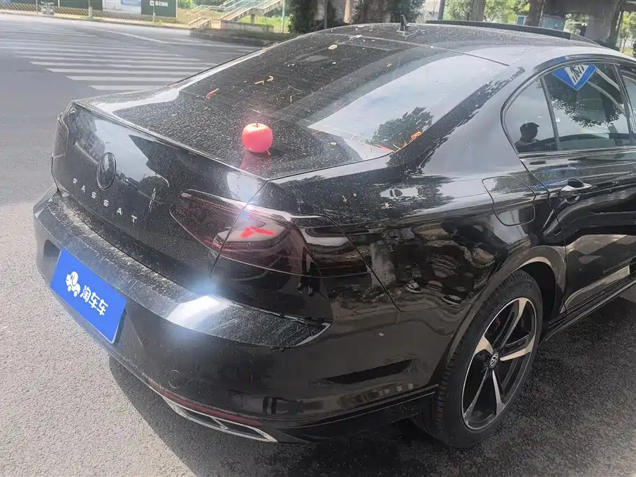 Volkswagen Magotan 2023 Model 2 Million Commemorative Edition 330TSI DSG Luxury фото 3