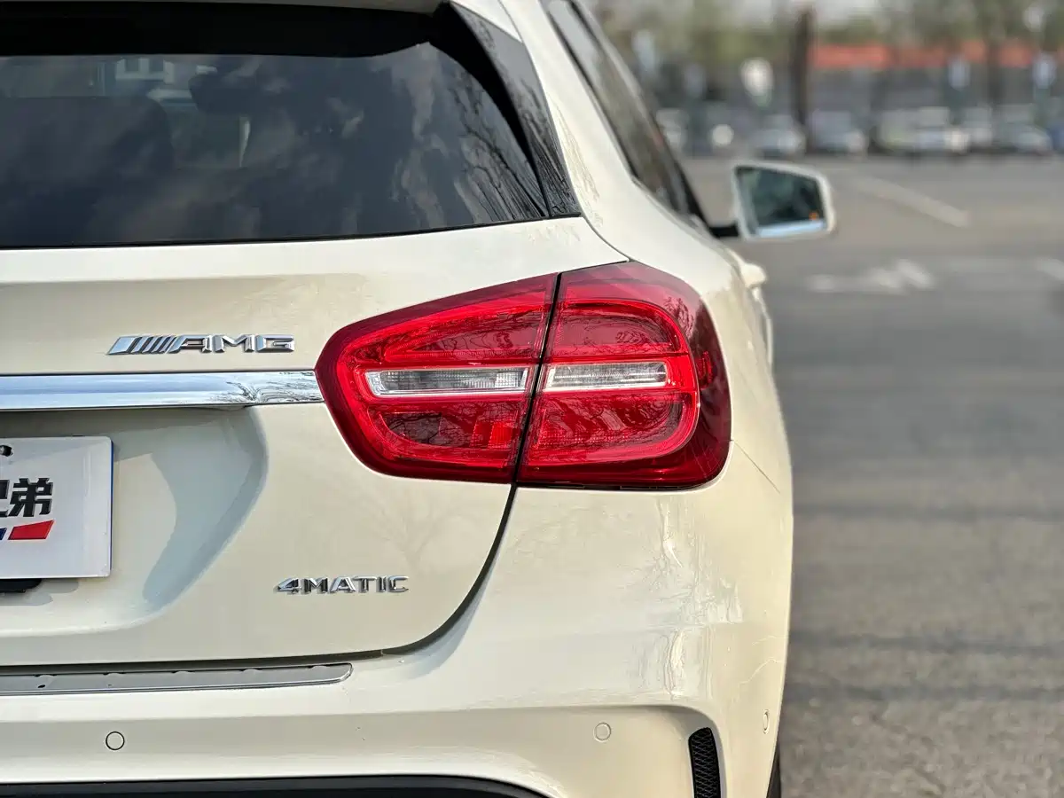 Mercedes-Benz GLA AMG 2015 AMG GLA 45 4MATIC фото 14