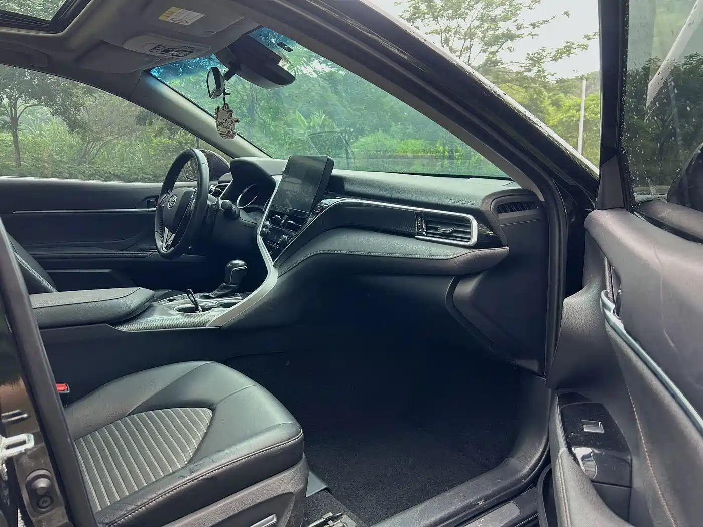 Toyota Camry 2023 2.0S Knight Edition фото 11