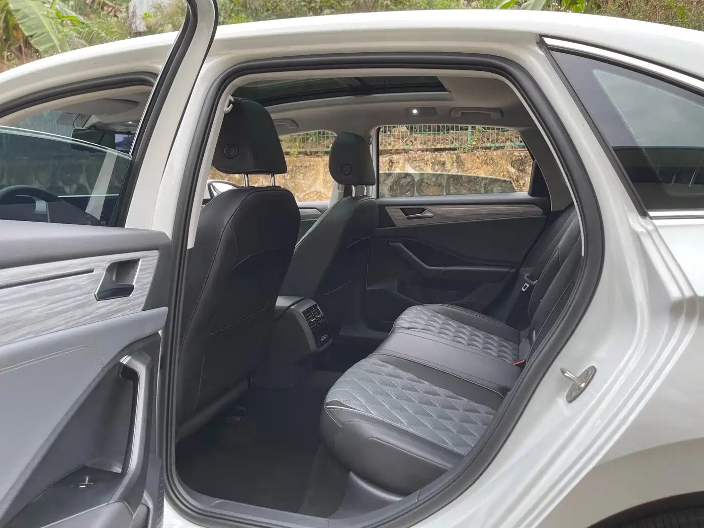 Volkswagen Sagitar 2023 300TSI DSG Surpassing Edition фото 5