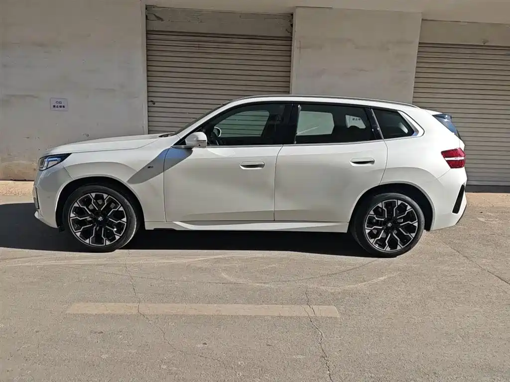BMW X3 2025 xDrive30L Premium Model M Sport Black Package фото 5
