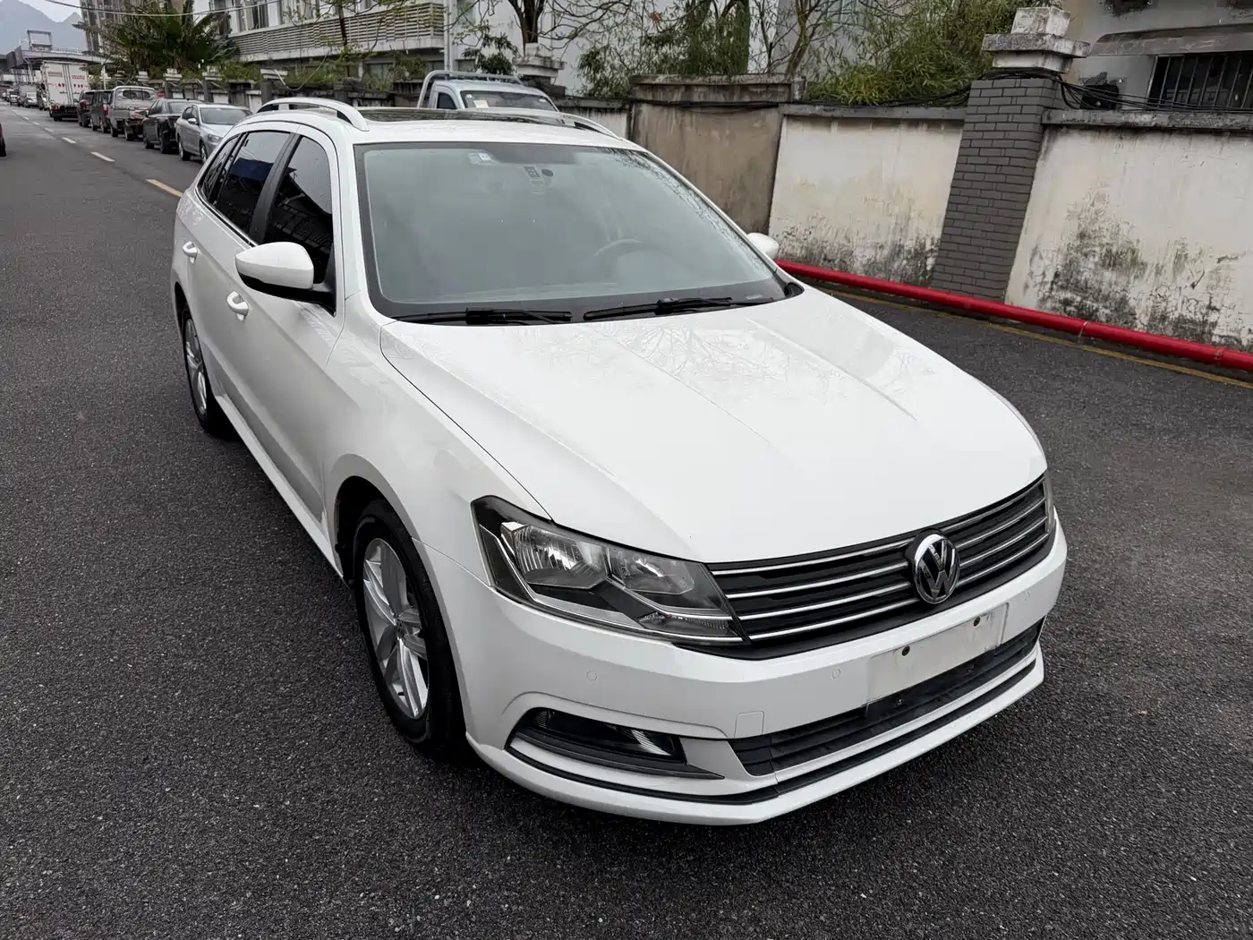 Volkswagen Lavida Tour 2017 180TSI DSG Comfort Edition фото 2