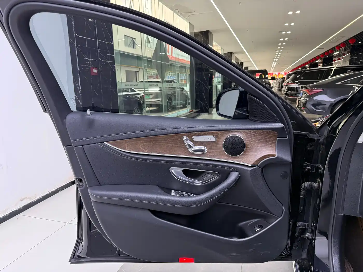 Mercedes-Benz E-Class 2018 E 200 L фото 8