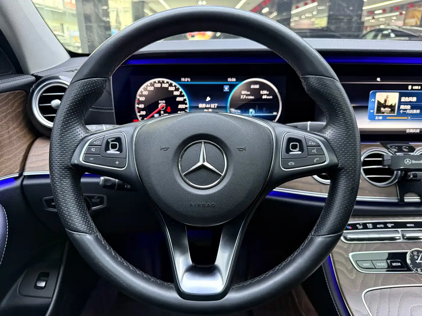 Mercedes-Benz E-Class 2018 E 200 L фото 9