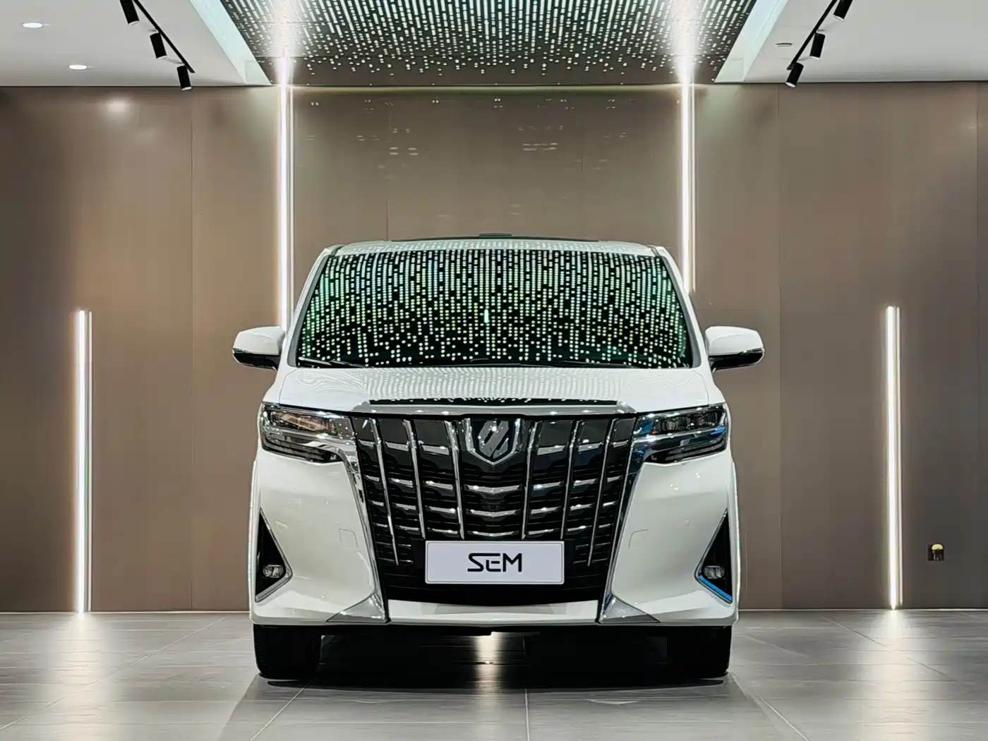 Toyota Alphard 2021 Hybrid 2.5L Premium фото 2