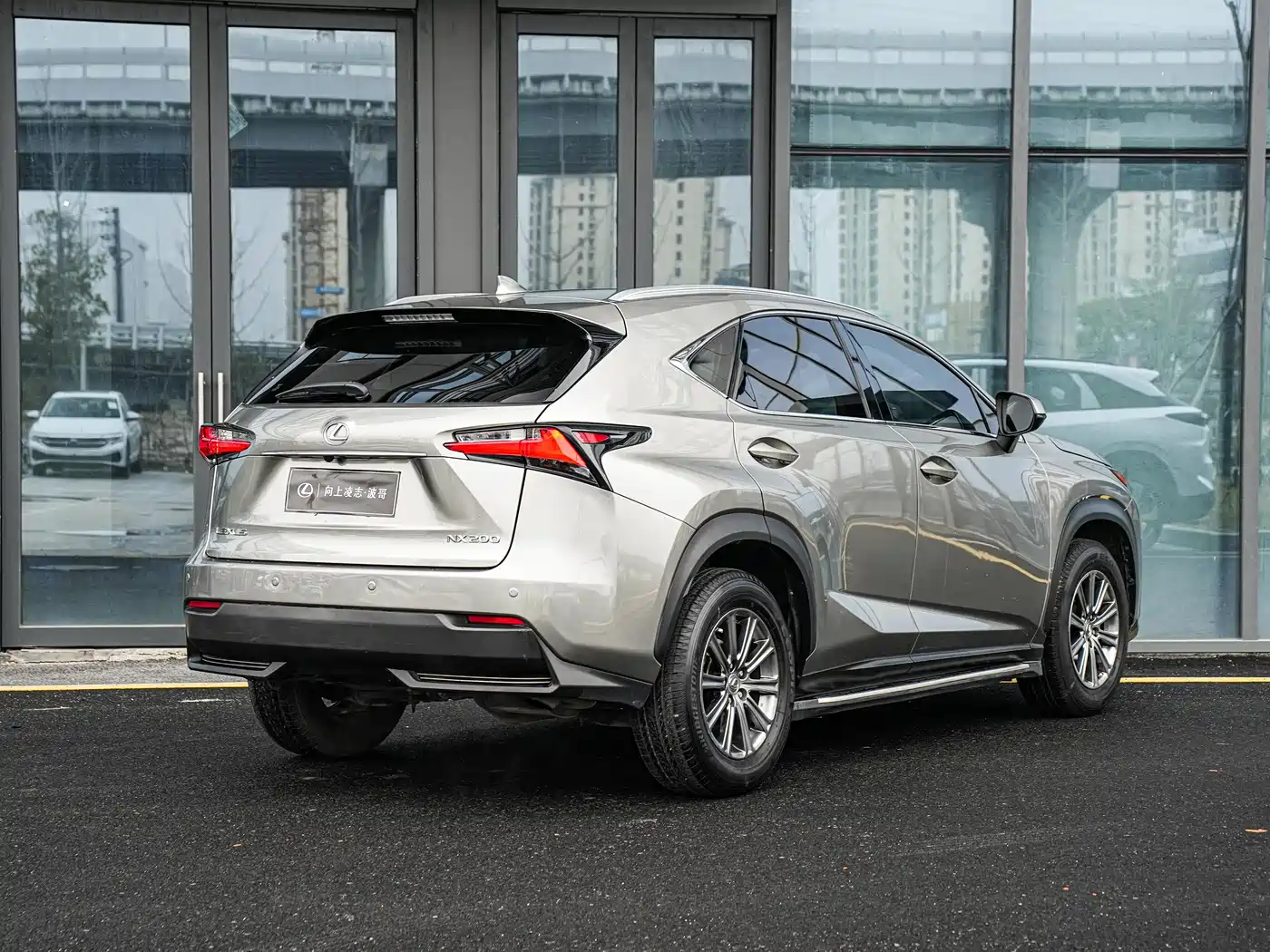 Lexus NX 2015 200 AWD Luxury фото 3