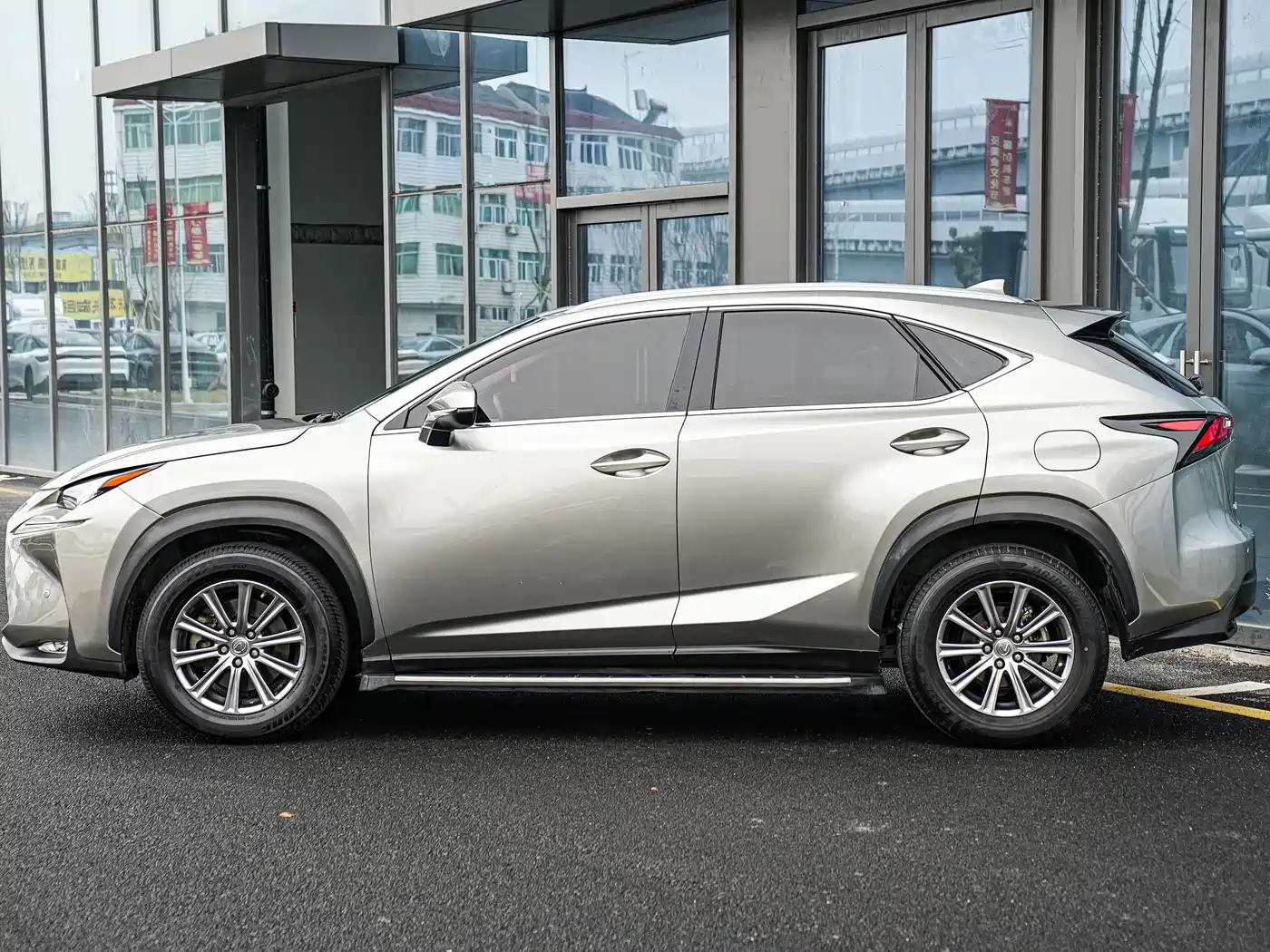 Lexus NX 2015 200 AWD Luxury фото 6