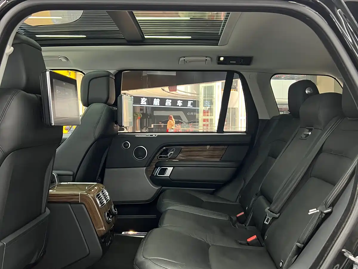Land Rover Range Rover 2018 3.0 SC V6 Vogue Heritage Extended Edition фото 12