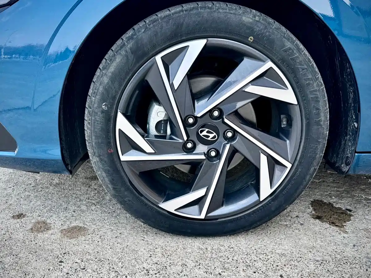 Hyundai Elantra 2023 1.5L CVT TOP Flagship Edition фото 9