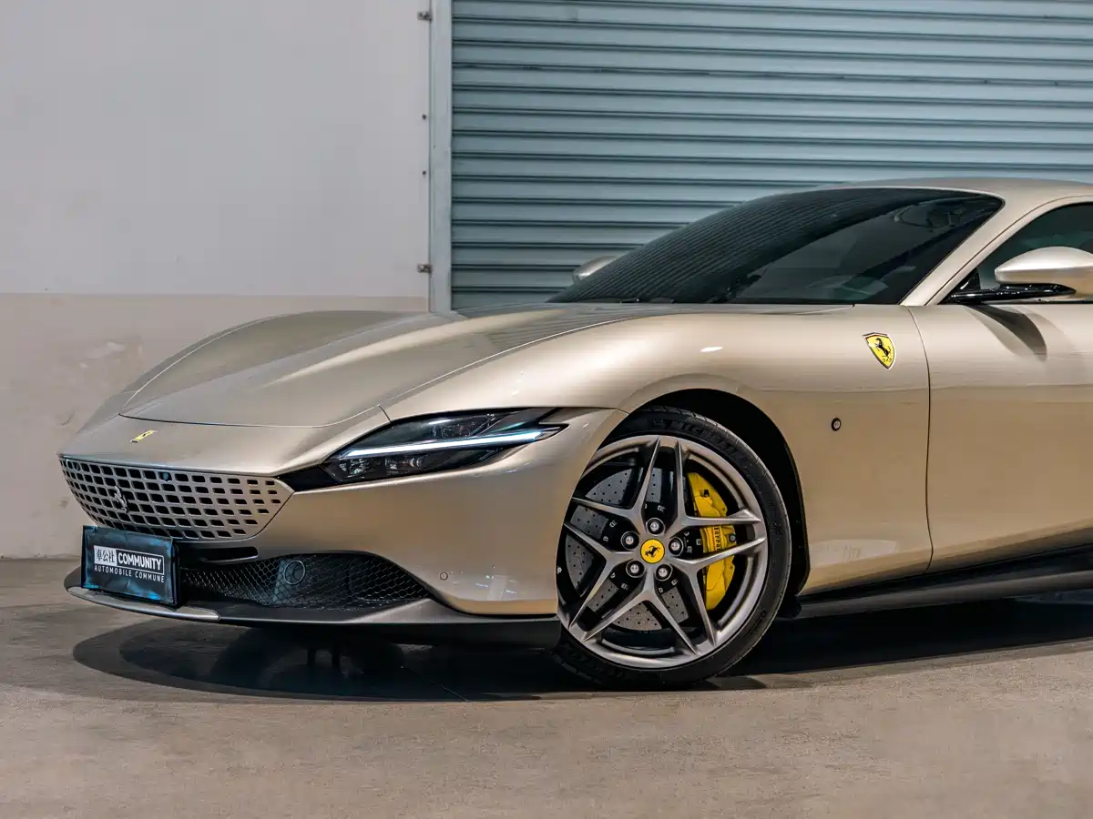 Photo 2 - Ferrari Roma