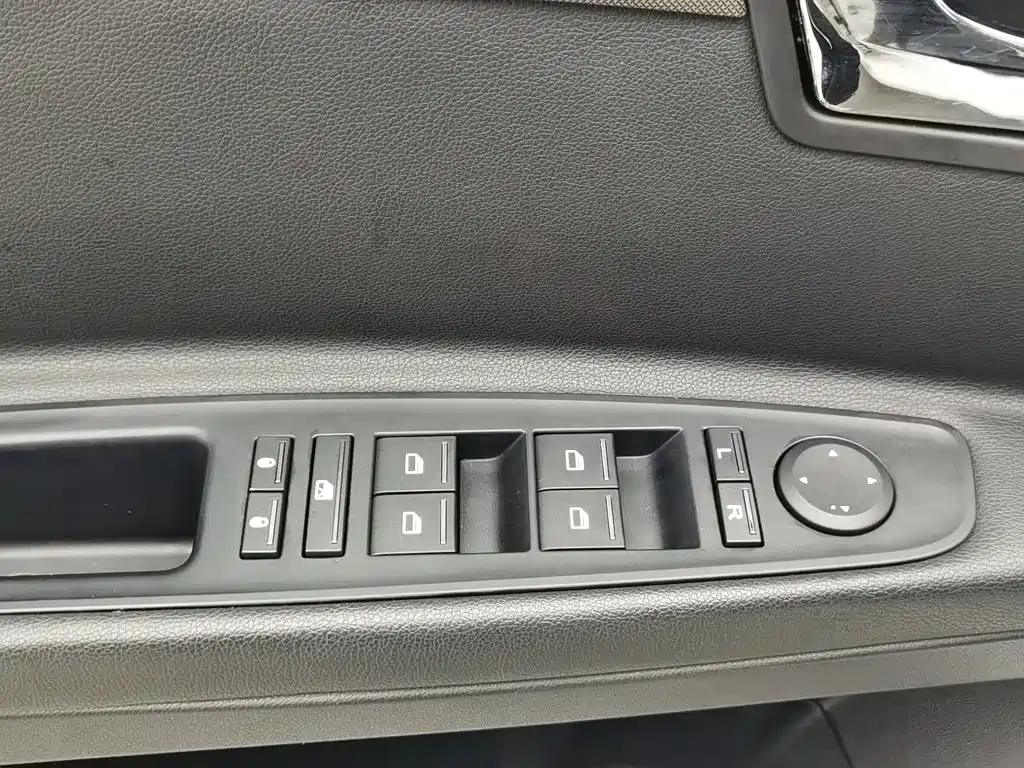 Roewe 350 2014 2014 1.5L Automatic Joy Edition