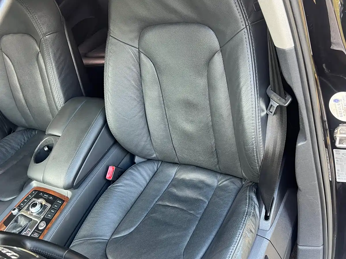 Фото 8 - Audi Q7