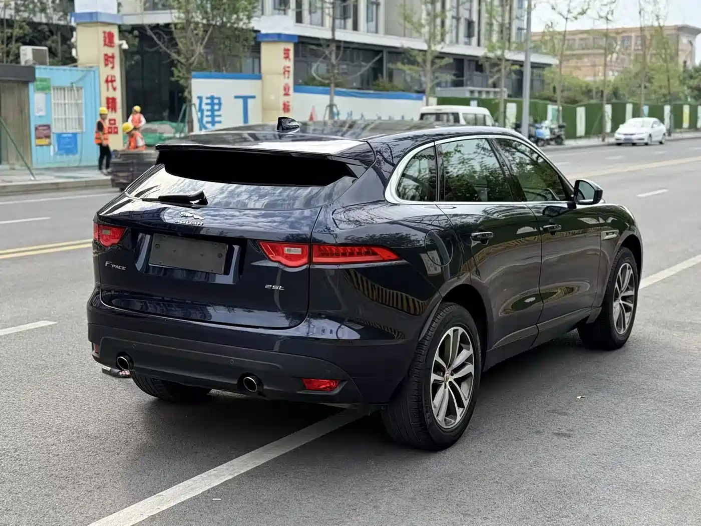 Photo 9 - Jaguar F-PACE