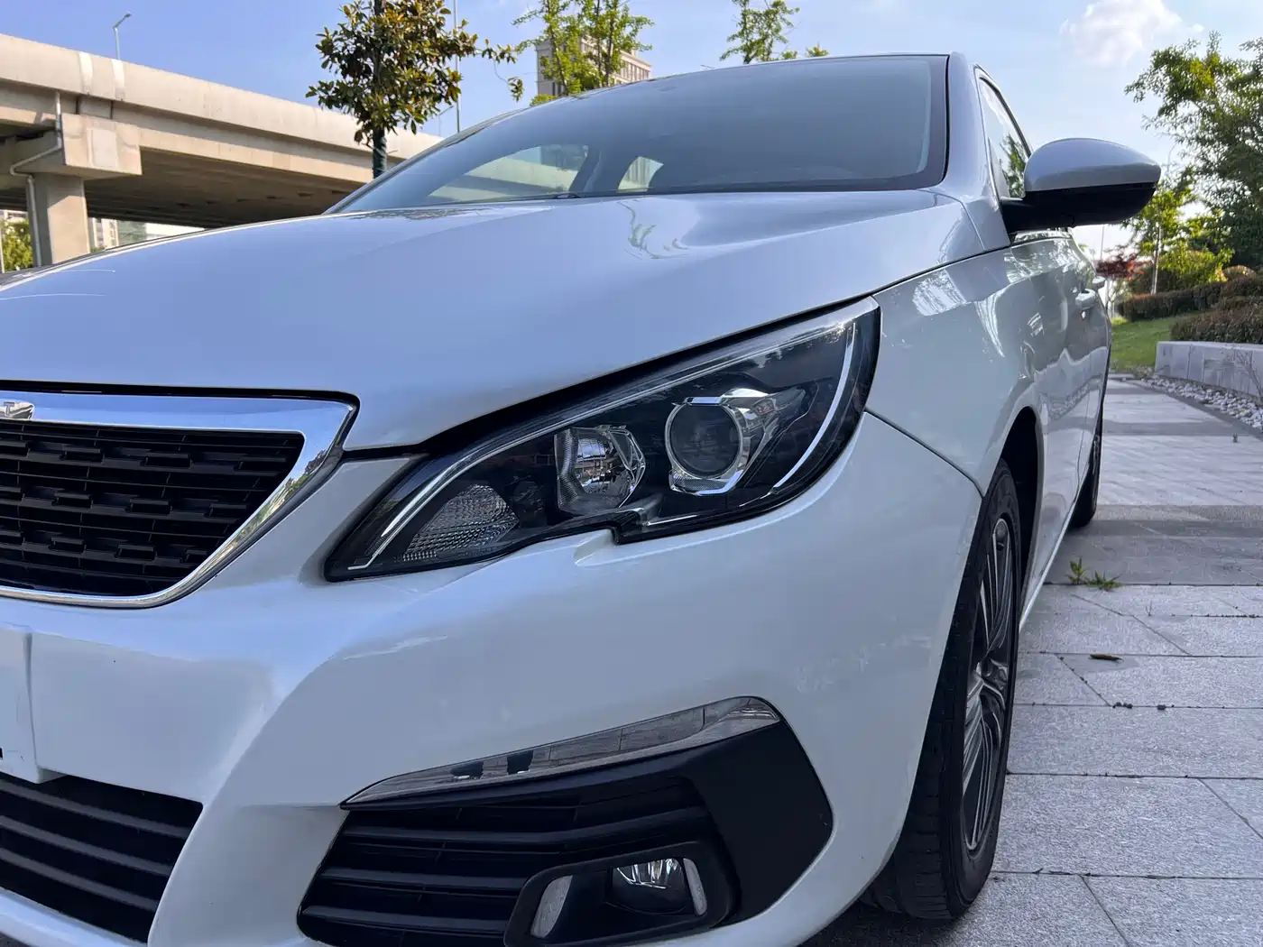 Peugeot 308 2016 1.6L Automatic Luxury фото 4
