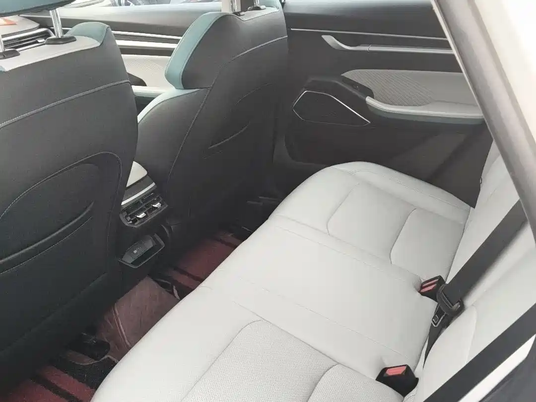 GEELY AUTOMOBILE EMGRAND