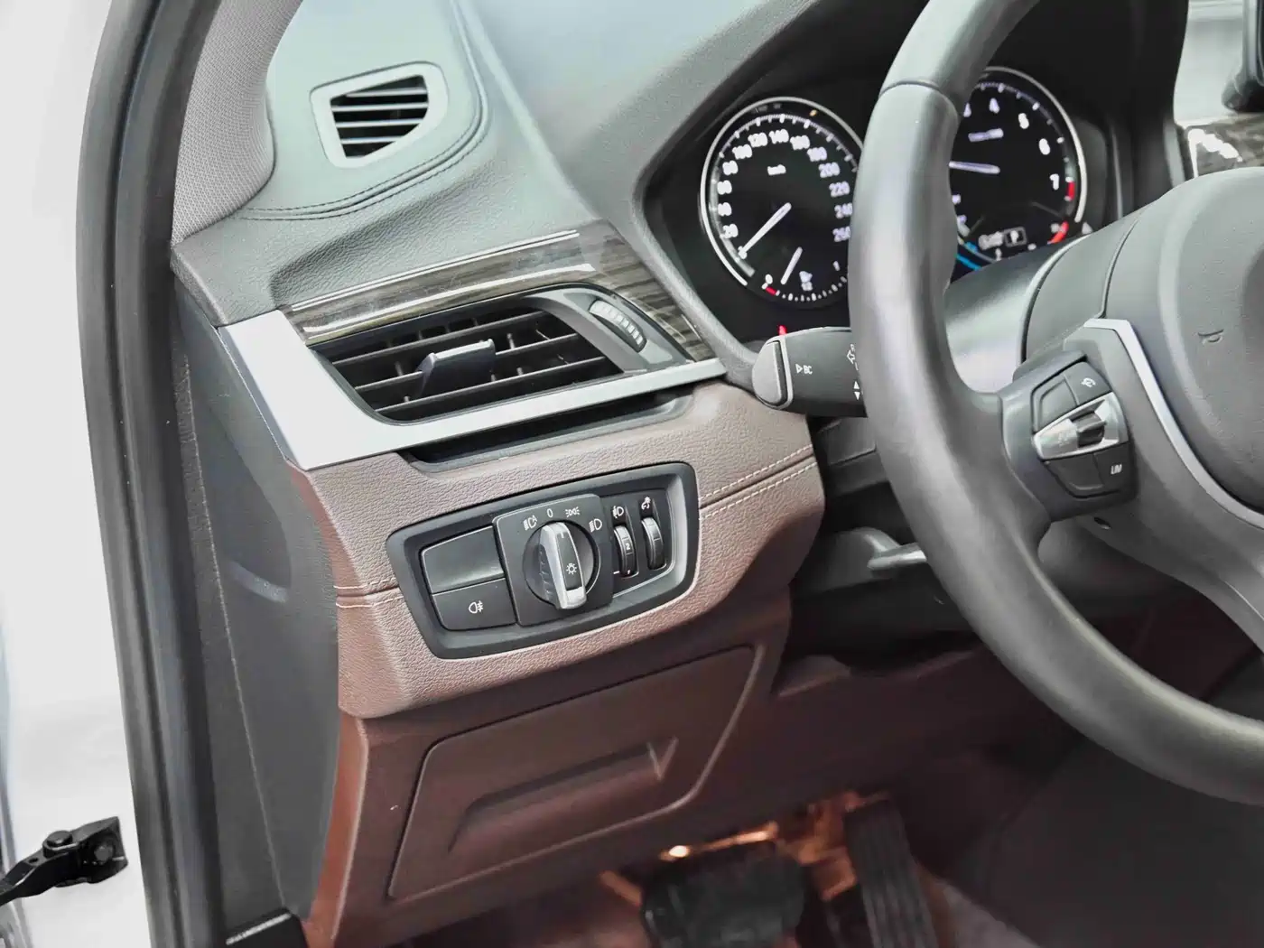 BMW X1 2021 xDrive25Li Exclusive фото 14