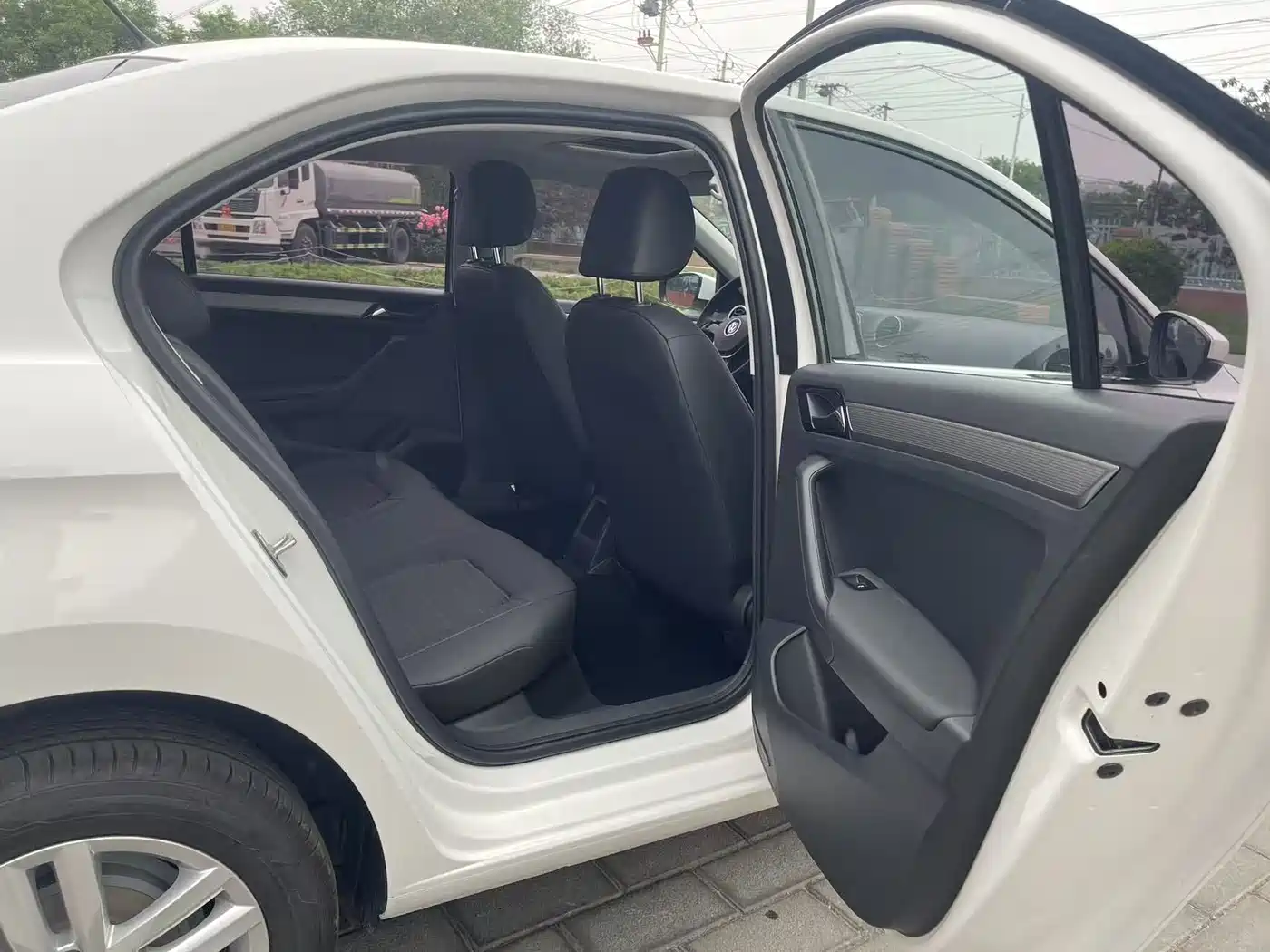 Volkswagen Jetta 2017 1.5L Automatic Comfort фото 14
