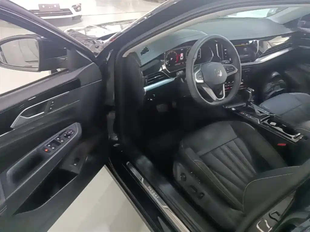 Volkswagen Passat 2025 Outstanding 380TSI Dragon Soaring Edition фото 16