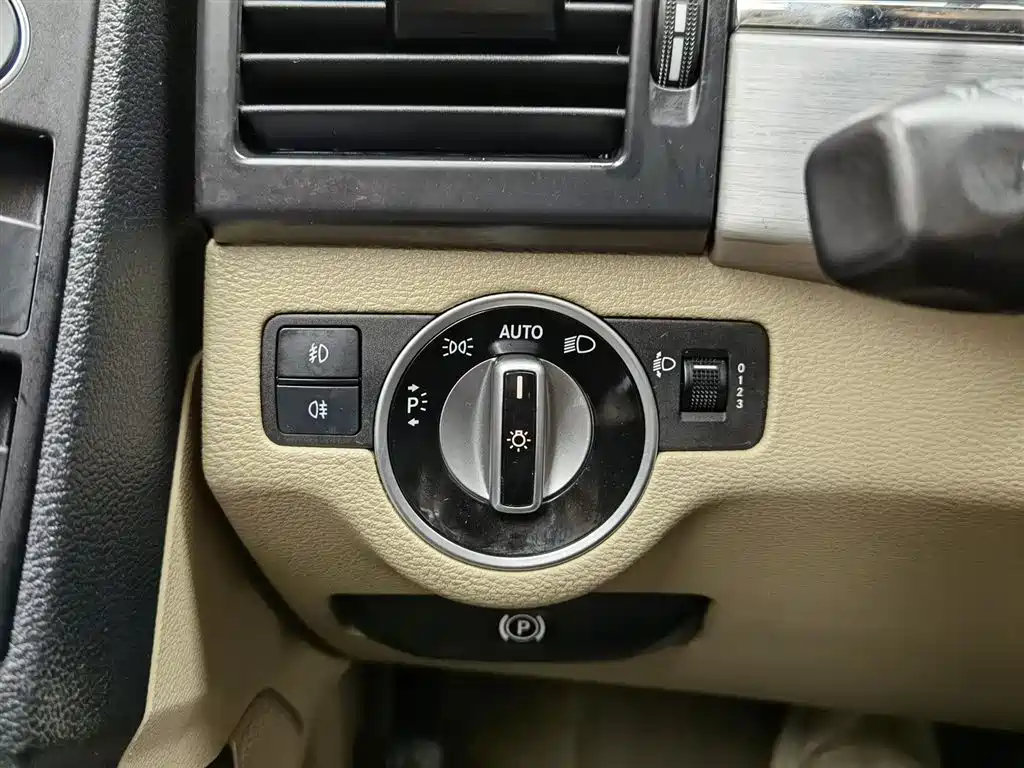 Mercedes-Benz GLK-Class (Import) 2011 GLK 300 4MATIC Dynamic фото 21