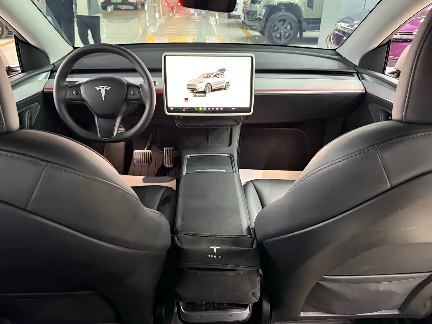 TESLA MODEL Y