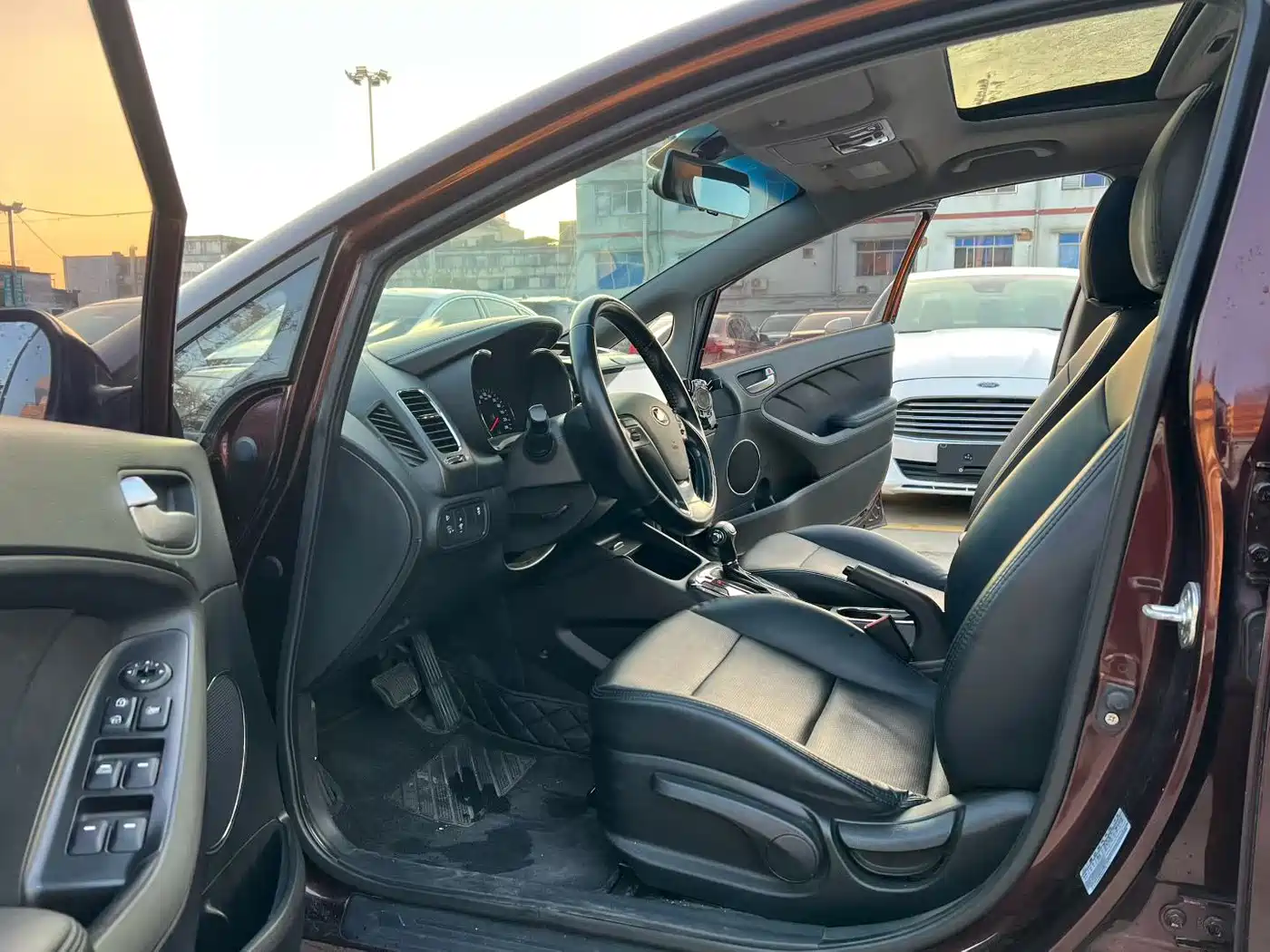 Фото 4 - Kia K3