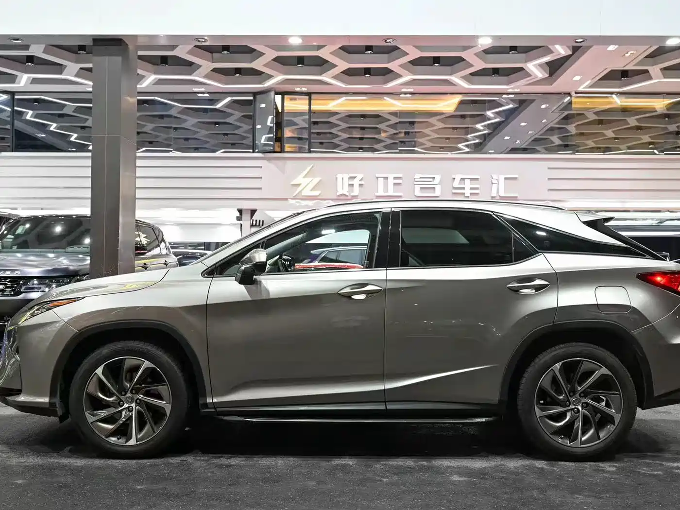 Lexus RX 2016 300 4WD Elegance Edition (China V) фото 4