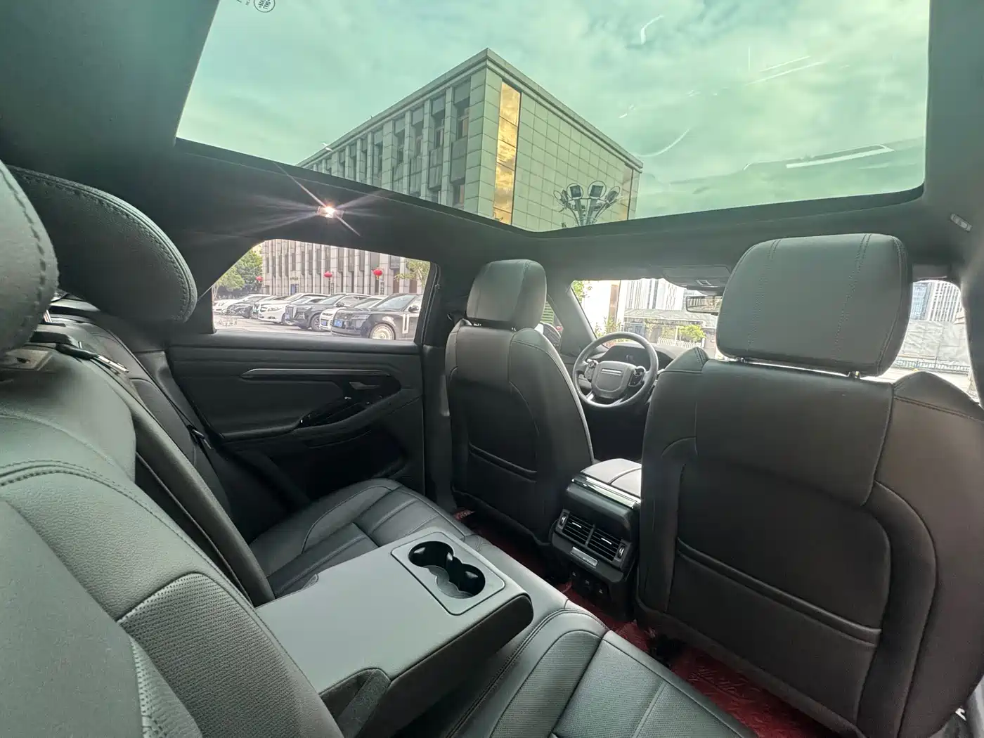 Land Rover Range Rover Evoque 2020 Model 249PS R-DYNAMIC S Gloss Black Sport Edition фото 18