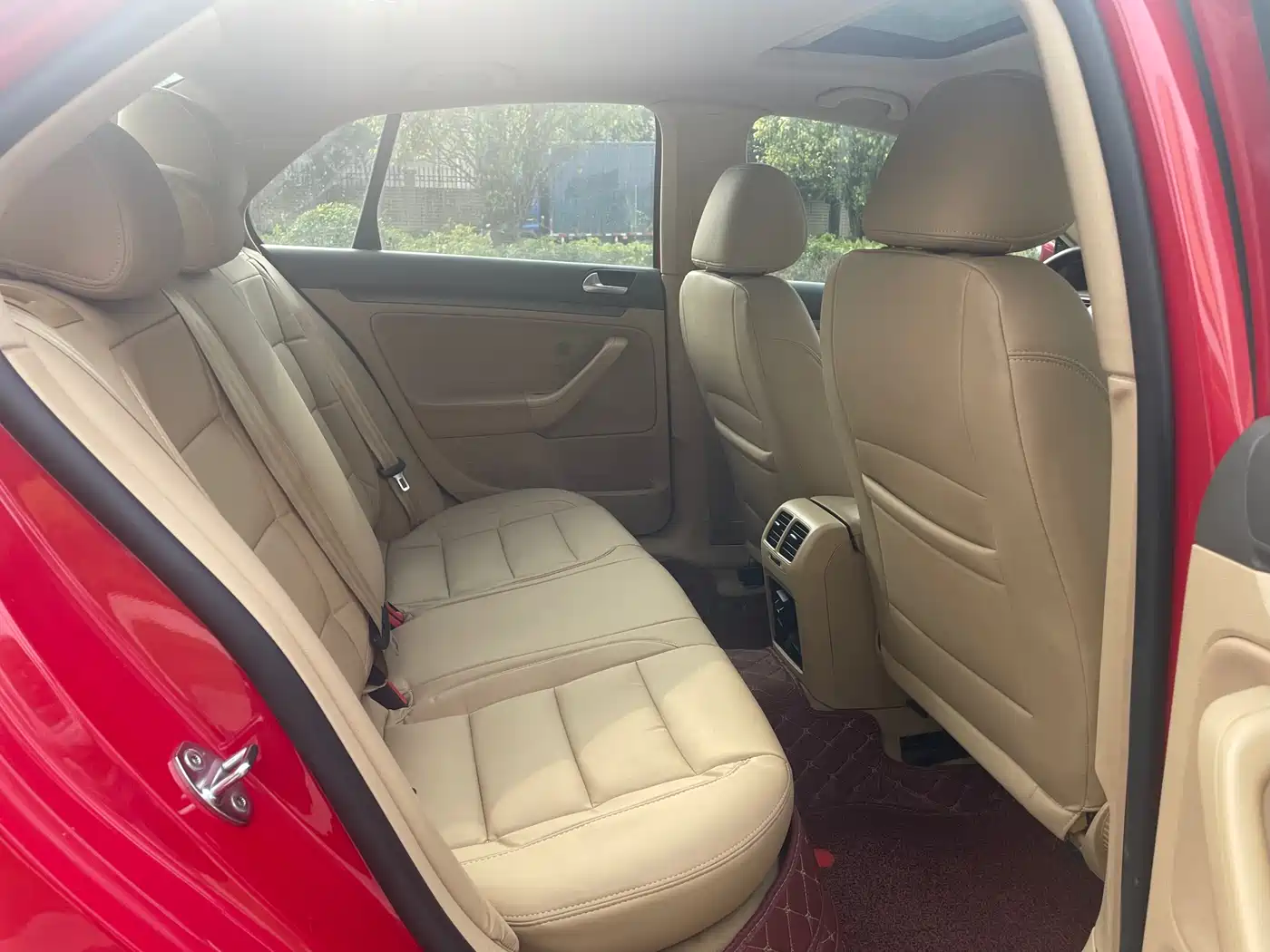 Volkswagen Sagitar 2009 1.6L Automatic Fashion фото 11