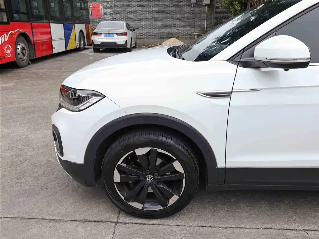 Volkswagen Tanying 2021 1.5L Automatic Smart Connect Edition фото 25