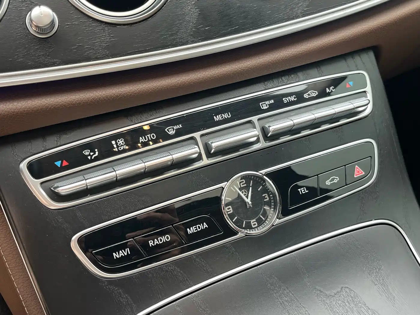 Mercedes-Benz E-Class 2018 Facelift E 200 L Sport фото 13