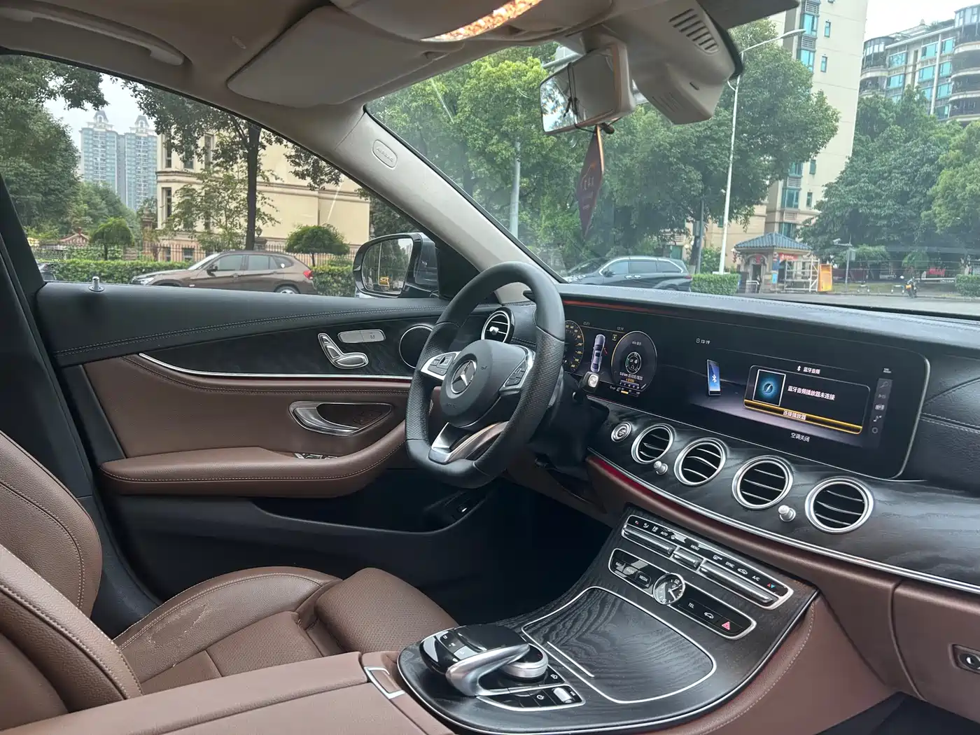Mercedes-Benz E-Class 2016 E 200 L Sport Type фото 14