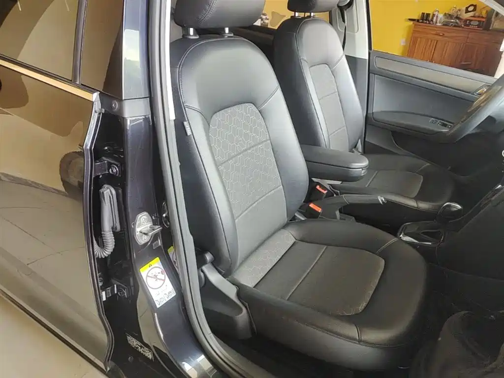 Volkswagen Santana 2013 1.6L Automatic Comfort Edition фото 25