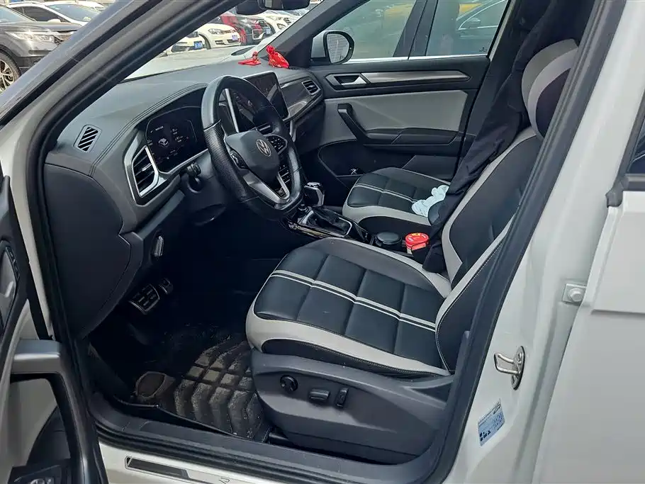 Volkswagen T-ROC 2024 300TSI DSG 2WD Morning Light Edition фото 9