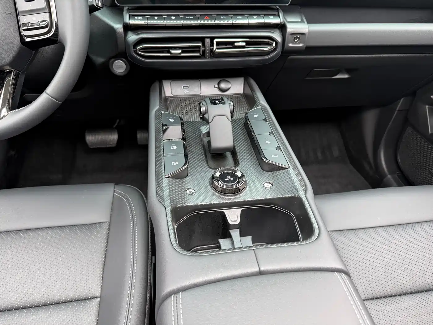 Haval Da Gou 2nd Gen 2023 2.0T 2WD Trendy Off-road Edition Plus фото 6