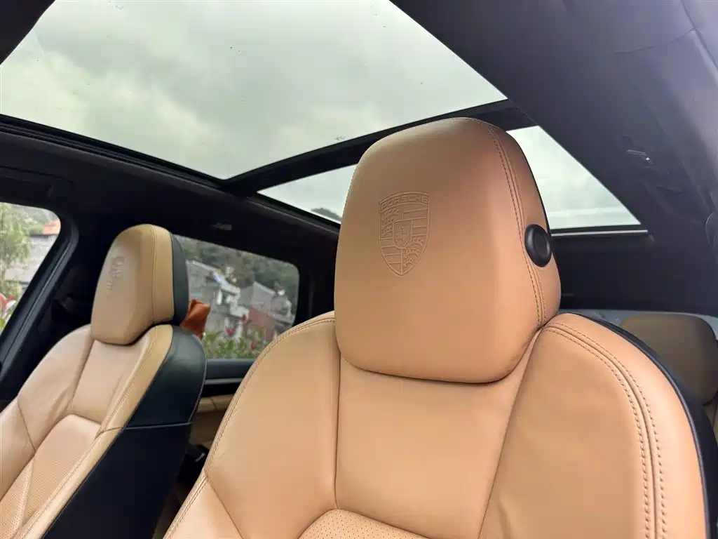 Porsche Cayenne 2014 Cayenne Platinum Edition 3.0T фото 27