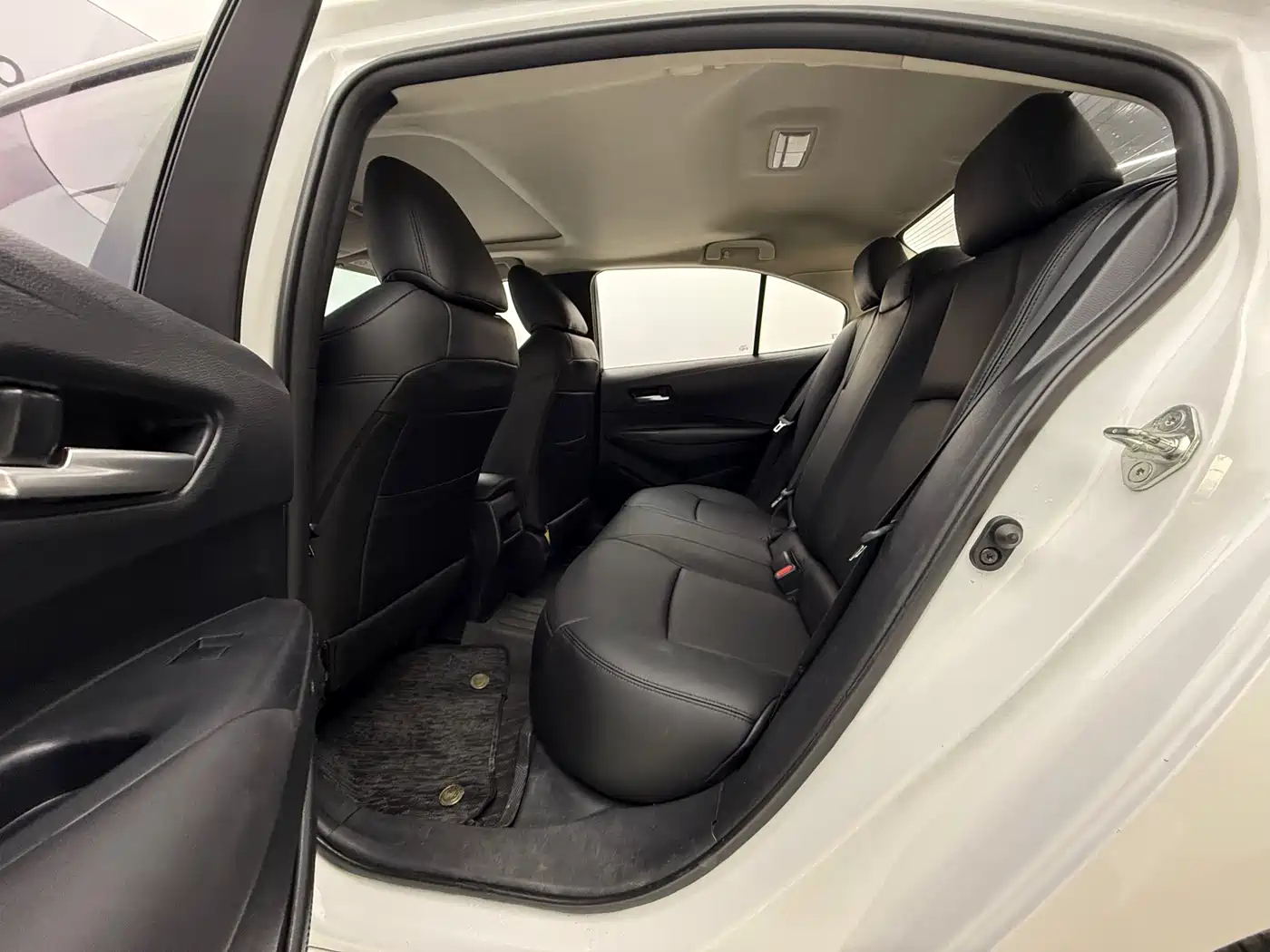 Toyota Corolla 2021 1.2T S-CVT Elite PLUS Edition фото 12