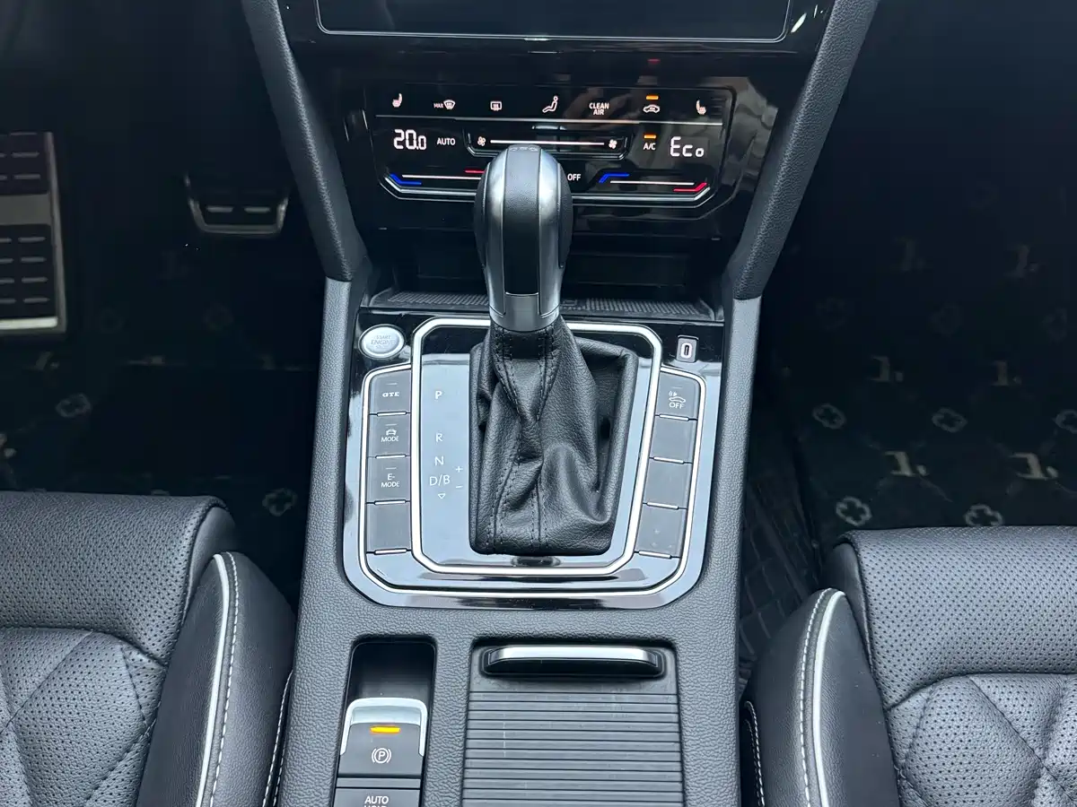 Volkswagen Magotan GTE Plug-in Hybrid 2022 GTE Luxury фото 19